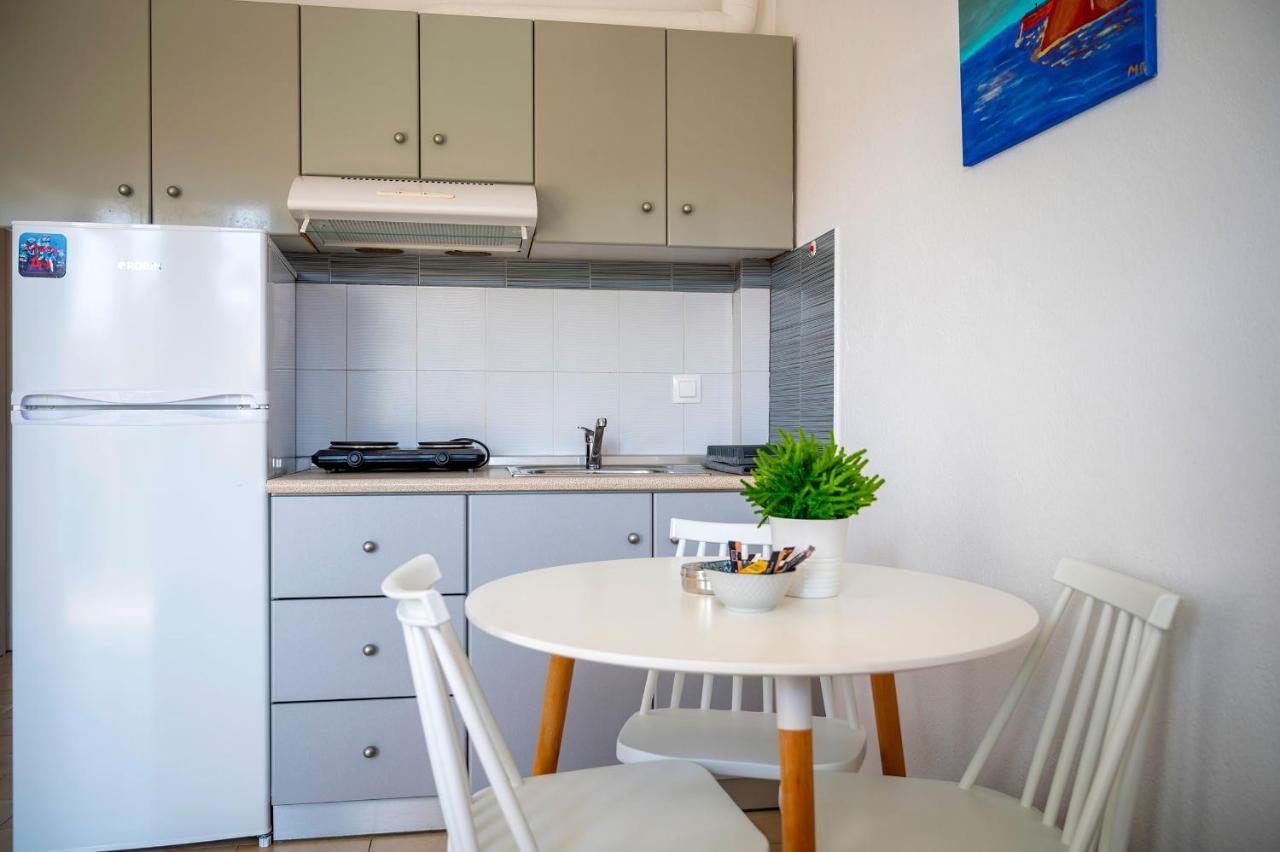 Alexandris Apartments Polychrono Bagian luar foto